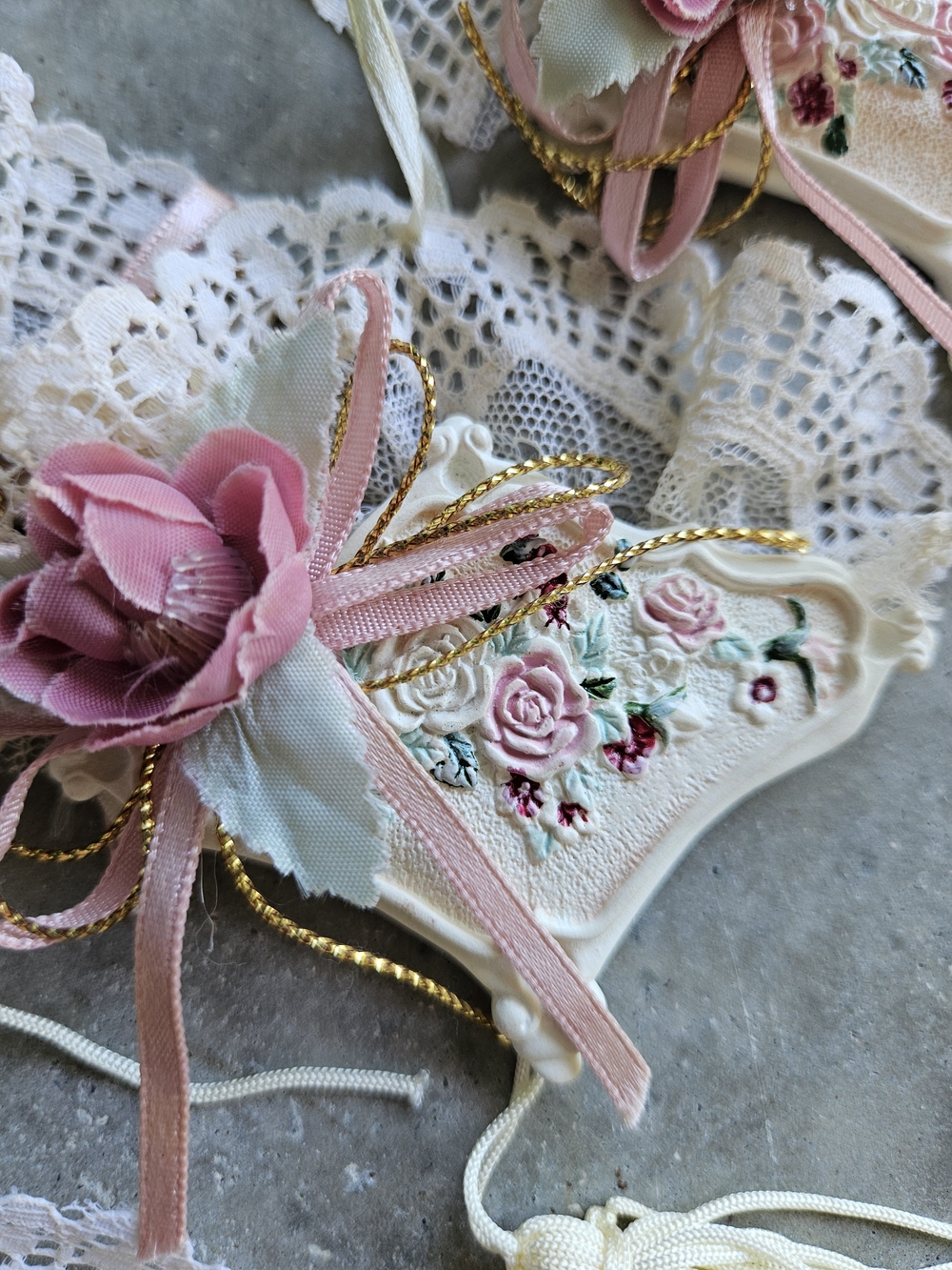 1994 VTG Kurt Adler Pink and Gold Floral Fan Ornaments